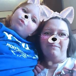 Meet your Posher, Crystal